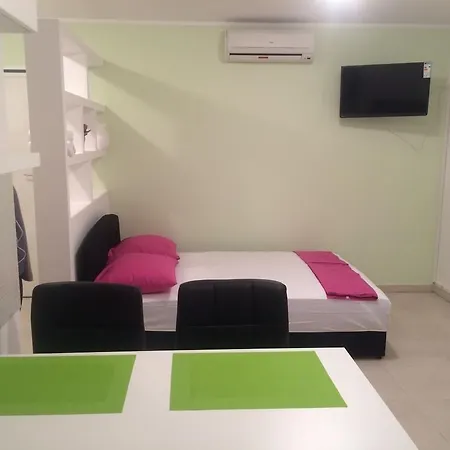 Lana Apartment *