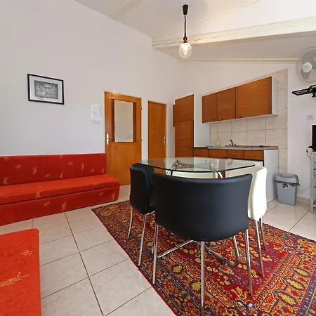 Lana Apartment