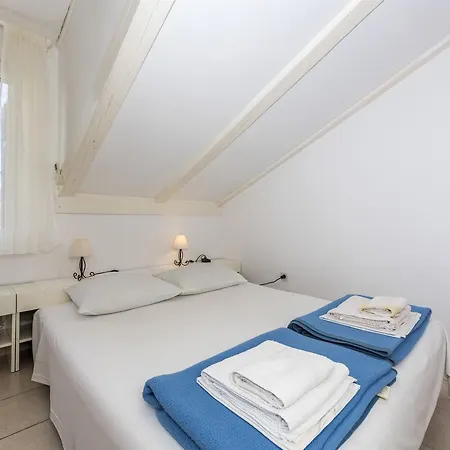 Lana Apartment
