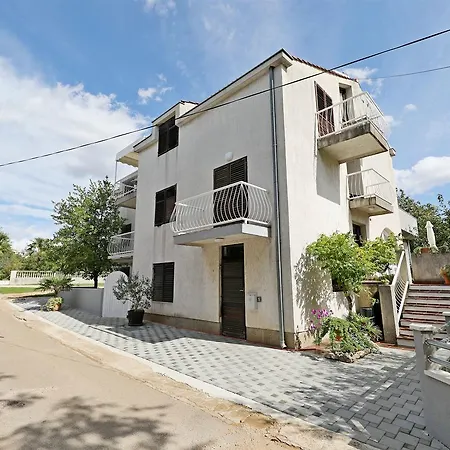 Lana * Vodice